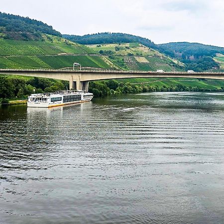 Hotel Zur Moselbruecke Schweich Bagian luar foto