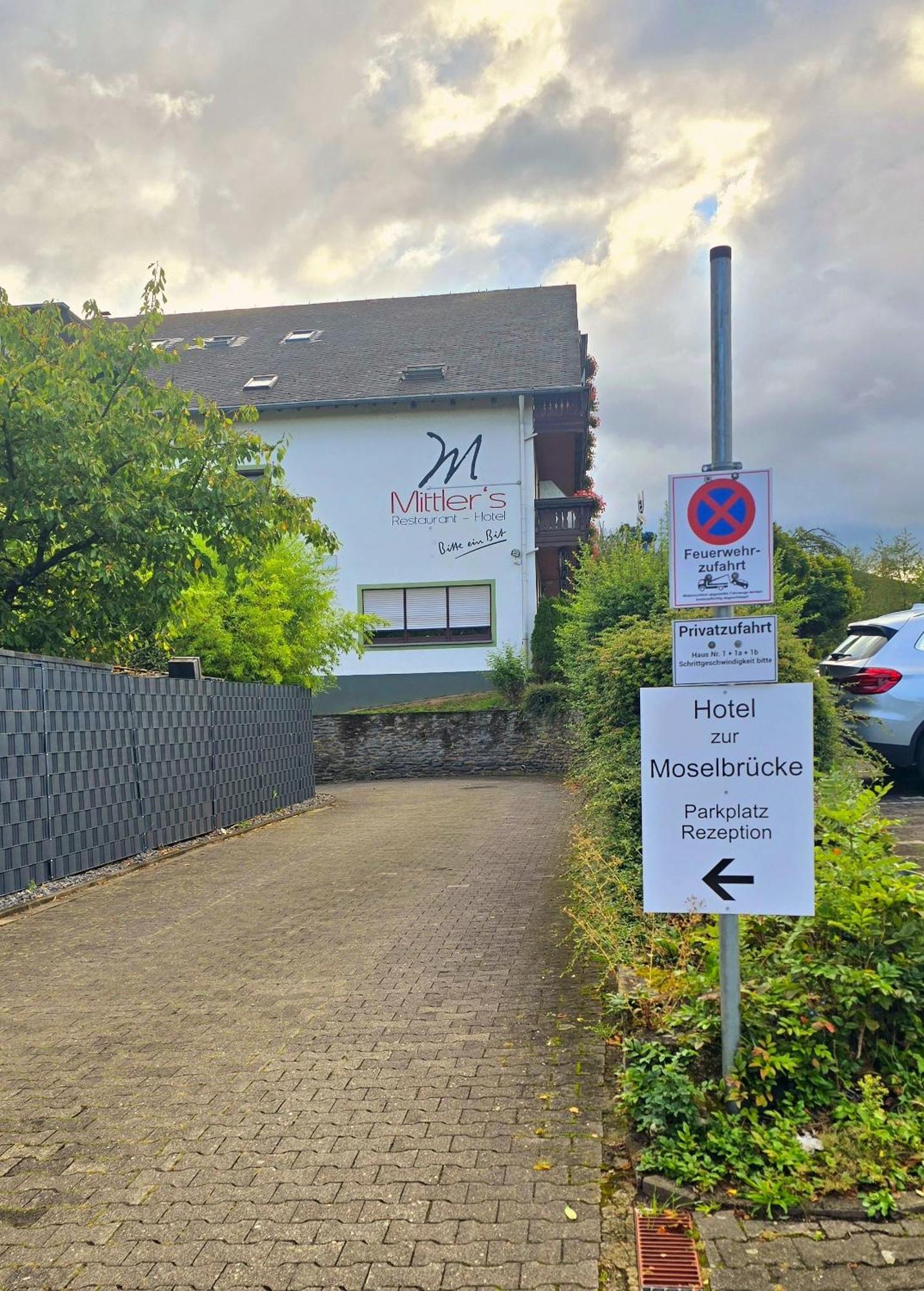 Hotel Zur Moselbruecke Schweich Bagian luar foto