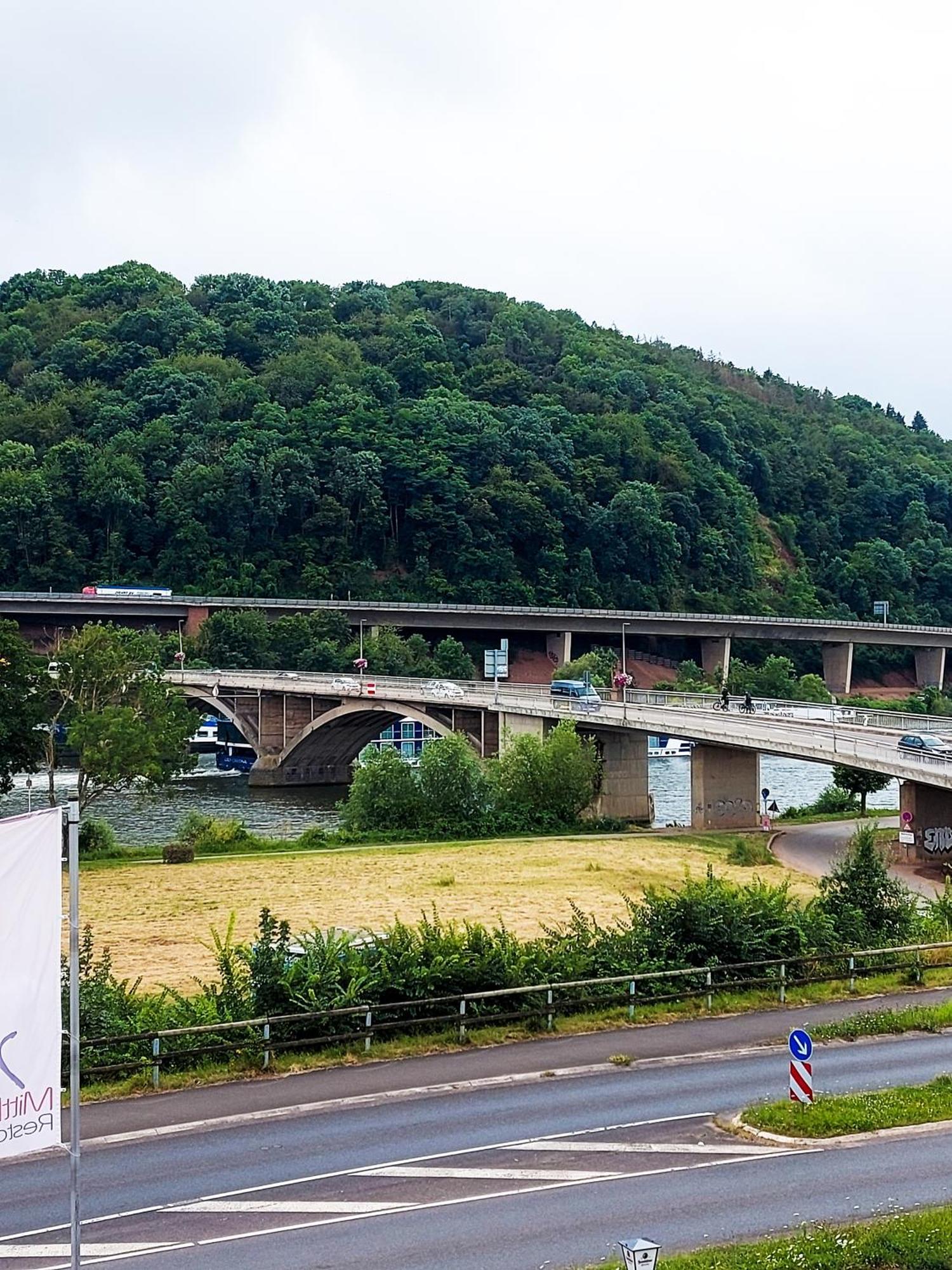 Hotel Zur Moselbruecke Schweich Bagian luar foto
