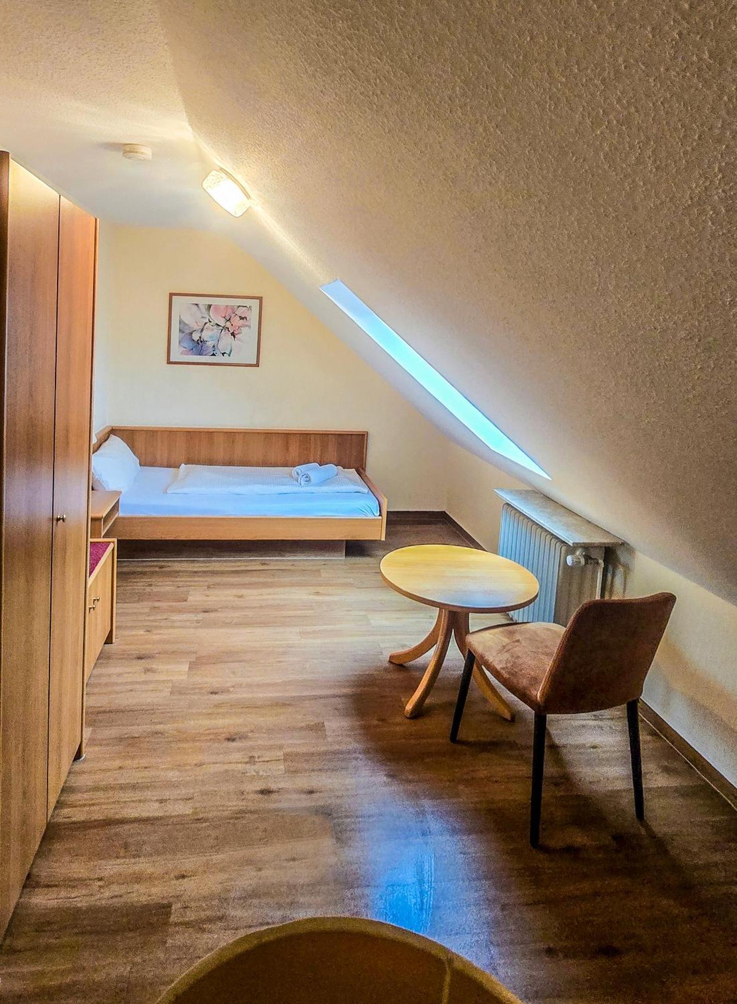 Hotel Zur Moselbruecke Schweich Bagian luar foto