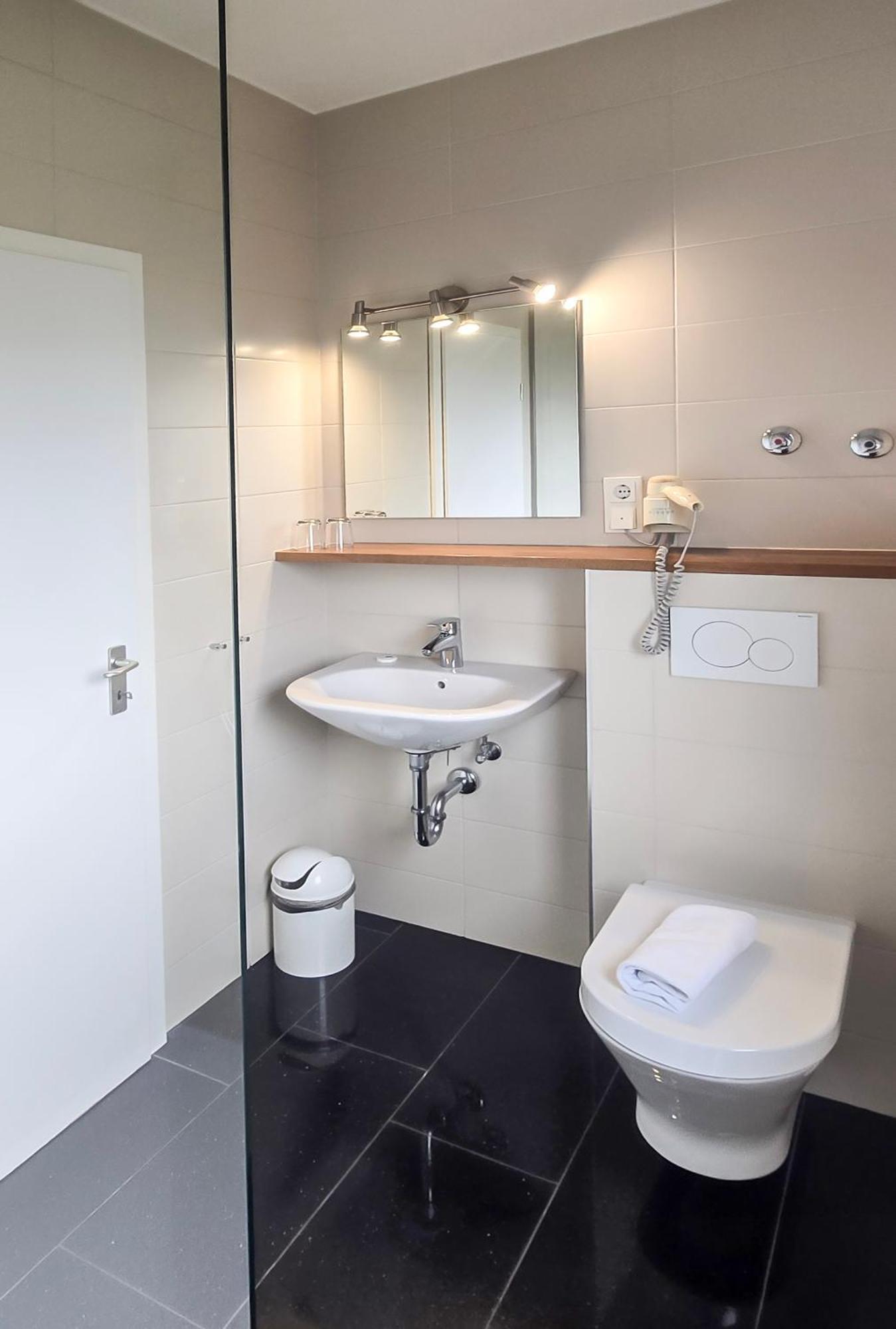 Hotel Zur Moselbruecke Schweich Bagian luar foto
