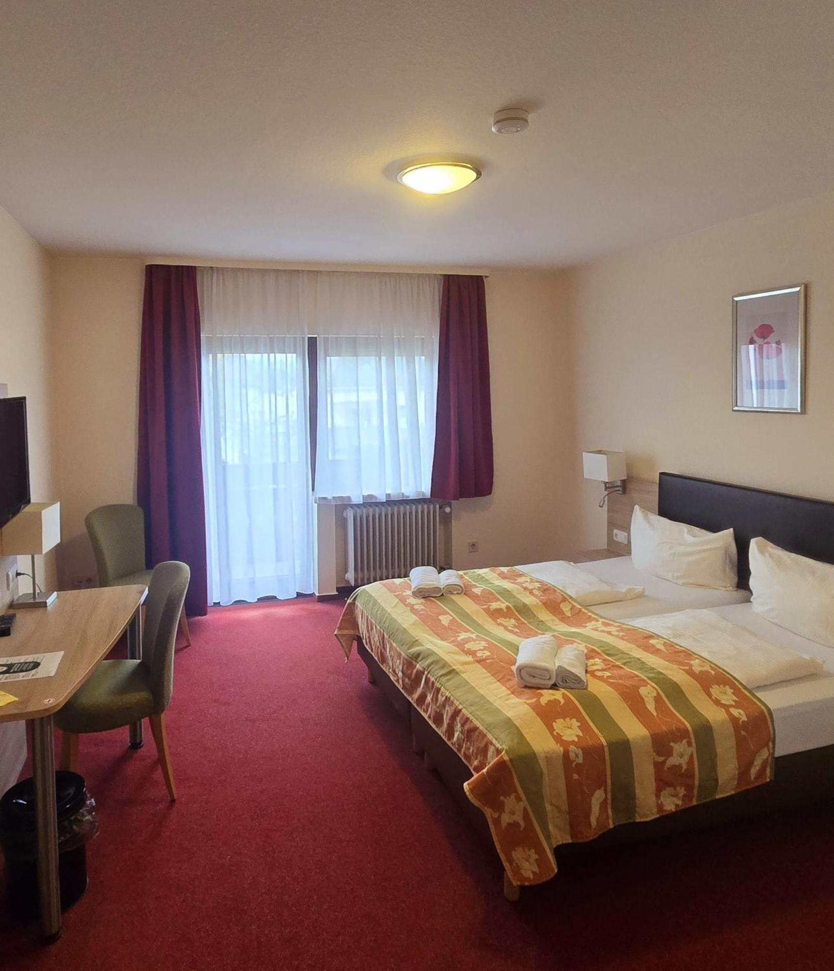 Hotel Zur Moselbruecke Schweich Bagian luar foto